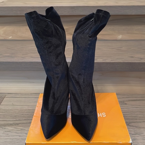 SHOE REPUBLIC LA Boots - Picture 2 of 3